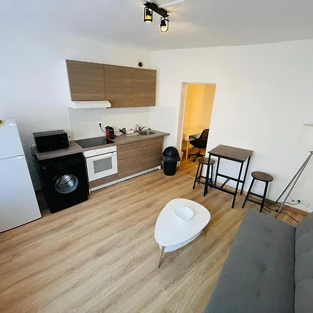 Nid Urbain A 2 Pas De La Gare - 383